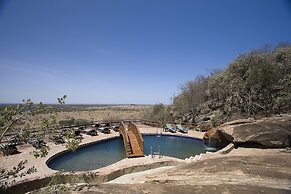 Lobo Wildlife Lodge