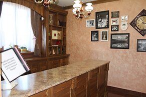 Gostiny Dvor Hotel - Hostel