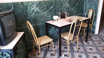 Gostiny Dvor Hotel - Hostel