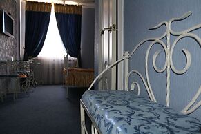 Gostiny Dvor Hotel - Hostel