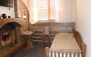 Gostiny Dvor Hotel - Hostel