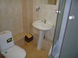 Gostiny Dvor Hotel - Hostel