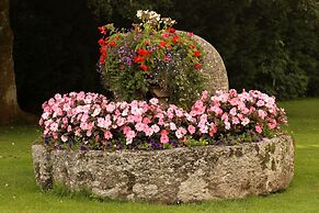 The Greyhound Inn & Hotel