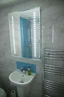 The Greyhound Inn & Hotel