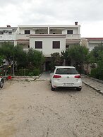 Apartments Metajna X