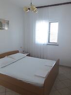 Apartments Metajna X