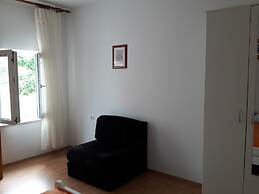 Apartments Metajna X