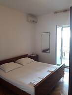 Apartments Metajna X