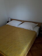 Apartments Metajna X