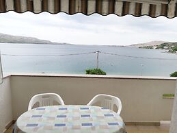 Apartments Metajna X