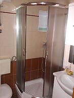 Apartments Metajna X