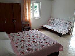 Apartments Metajna X