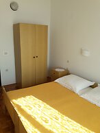 Apartments Metajna X