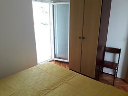 Apartments Metajna X