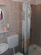 Apartments Metajna X