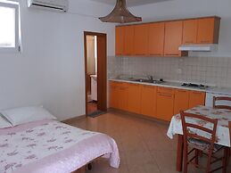 Apartments Metajna X