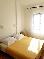 Apartments Metajna X