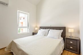 Beach Residence with pool and sea view