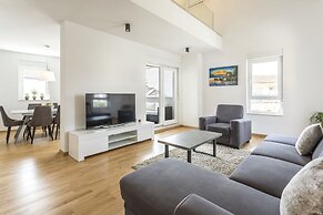 Beach Residence with pool and sea view
