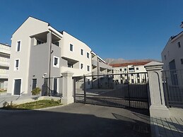 Beach Residence with pool and sea view