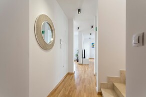 Beach Residence with pool and sea view