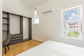 Beach Residence with pool and sea view