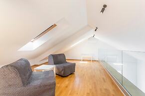 Beach Residence with pool and sea view