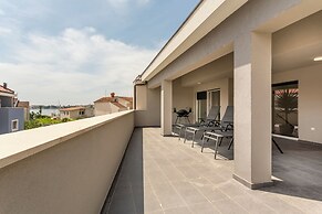Beach Residence with pool and sea view