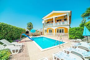 Vacation Pool Apartments