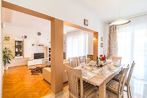 Vacation Pool Apartments