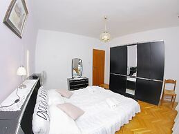 Vacation Pool Apartments