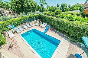 Vacation Pool Apartments