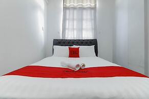 RedDoorz Plus near Batam City Square