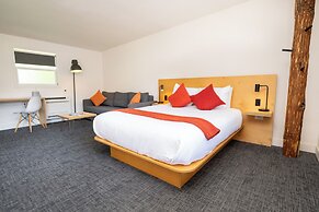Heliotrope Hotel