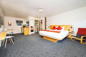 Heliotrope Hotel