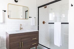 Signature Inn Oakland