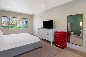 Signature Inn Oakland