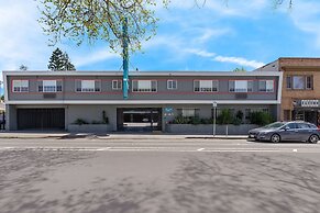 Signature Inn Oakland