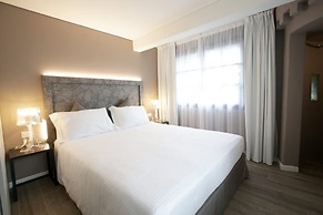 Villa Liberty - Lake Como Rooms & SPA
