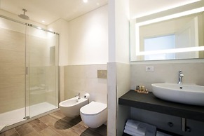 Villa Liberty - Lake Como Rooms & SPA