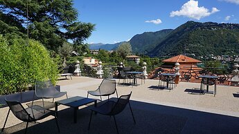 Villa Liberty - Lake Como Rooms & SPA