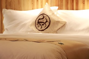 Queshan Lake Arcadia Intl Resort