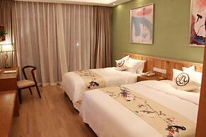 Queshan Lake Arcadia Intl Resort