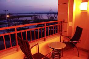 Queshan Lake Arcadia Intl Resort