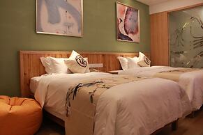 Queshan Lake Arcadia Intl Resort