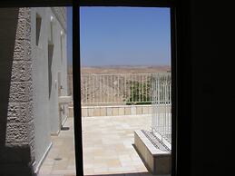Nof Canaan
