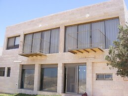 Nof Canaan