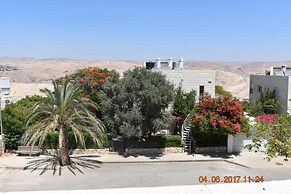 Nof Canaan