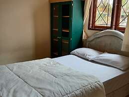 Villa Kota Bunga Azalea