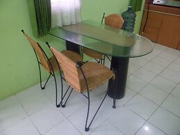 Villa Kota Bunga Azalea